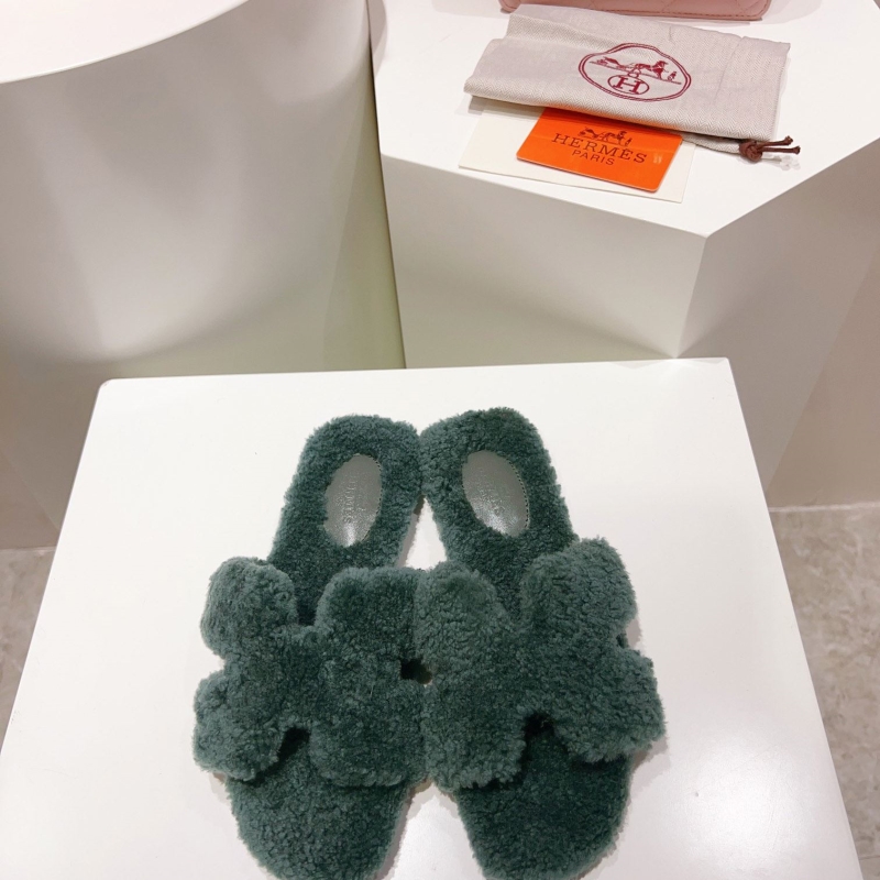 H**mes slippers